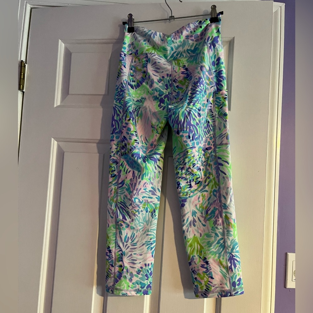 Lilly Pulitzer leggings  (shell of the party) upf +50, only worn twice